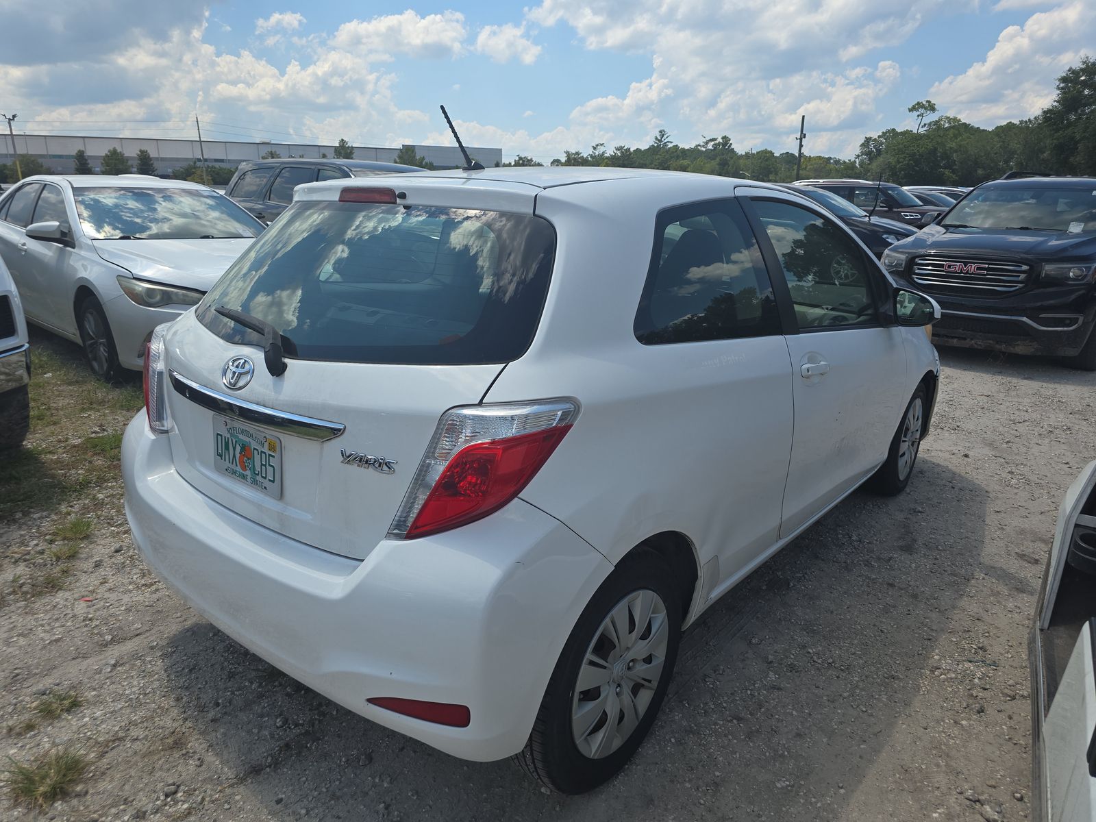 2014 Toyota Yaris L FWD