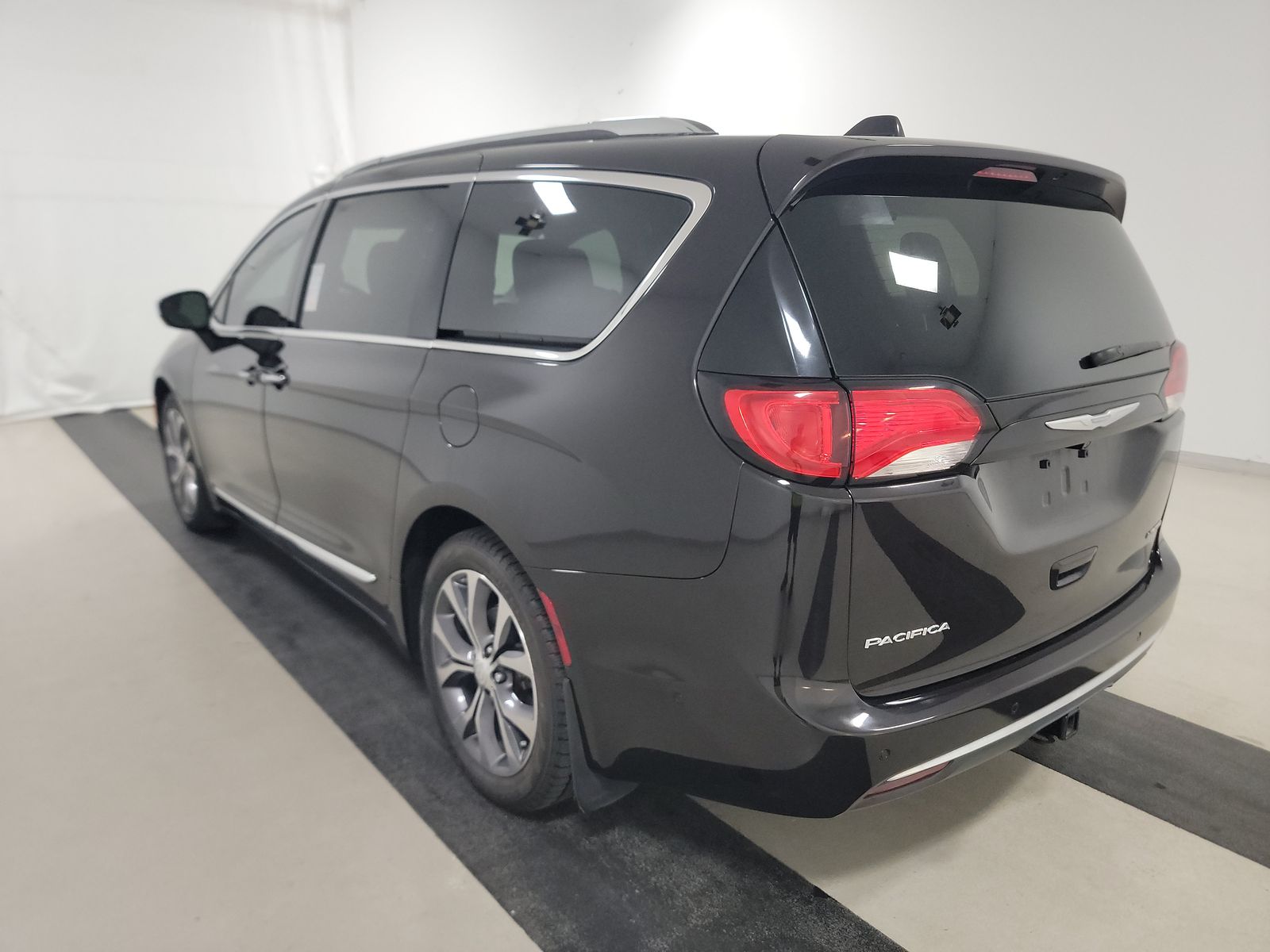 2017 Chrysler Pacifica Limited FWD