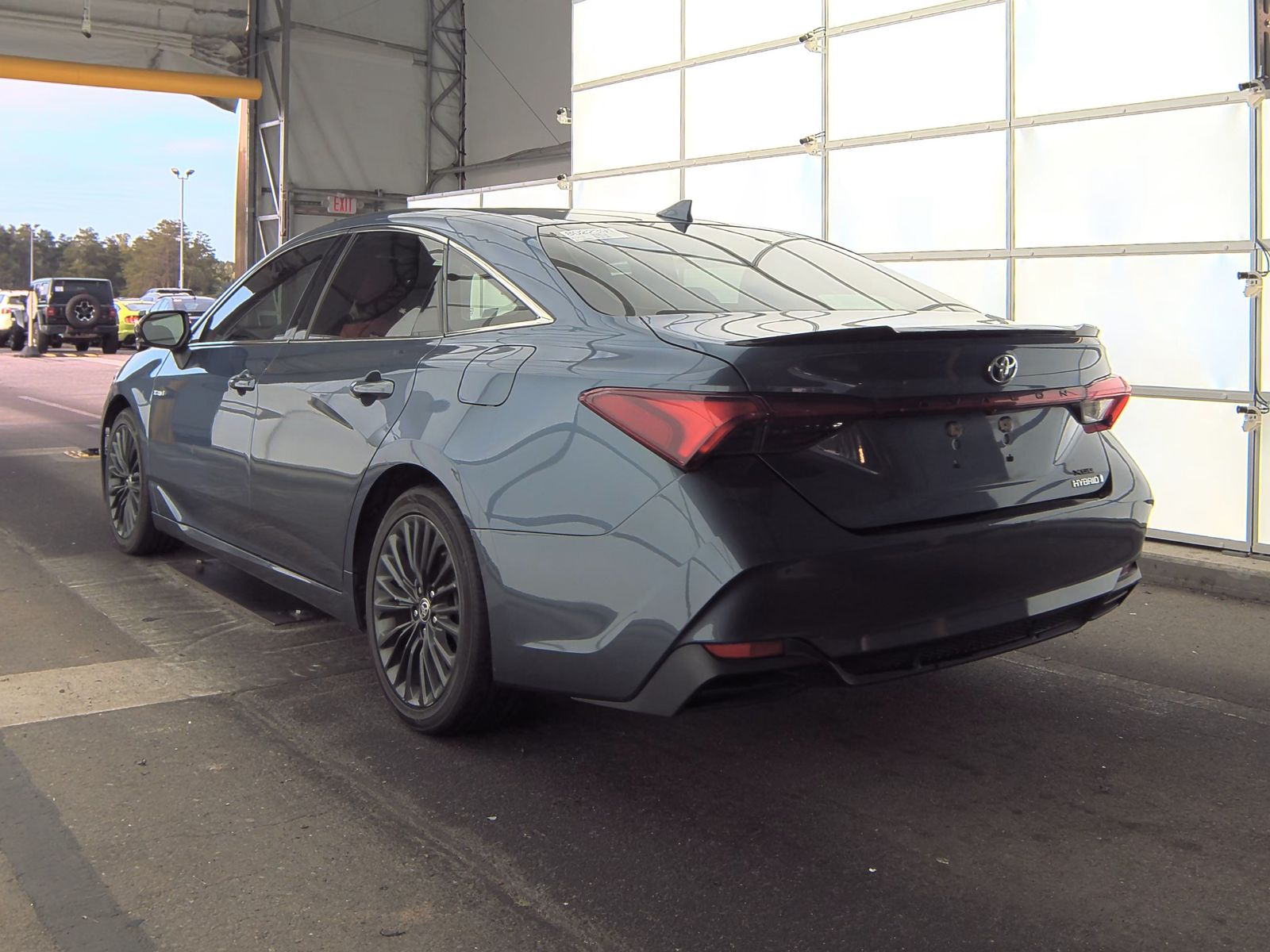 2021 Toyota Avalon Hybrid XSE FWD