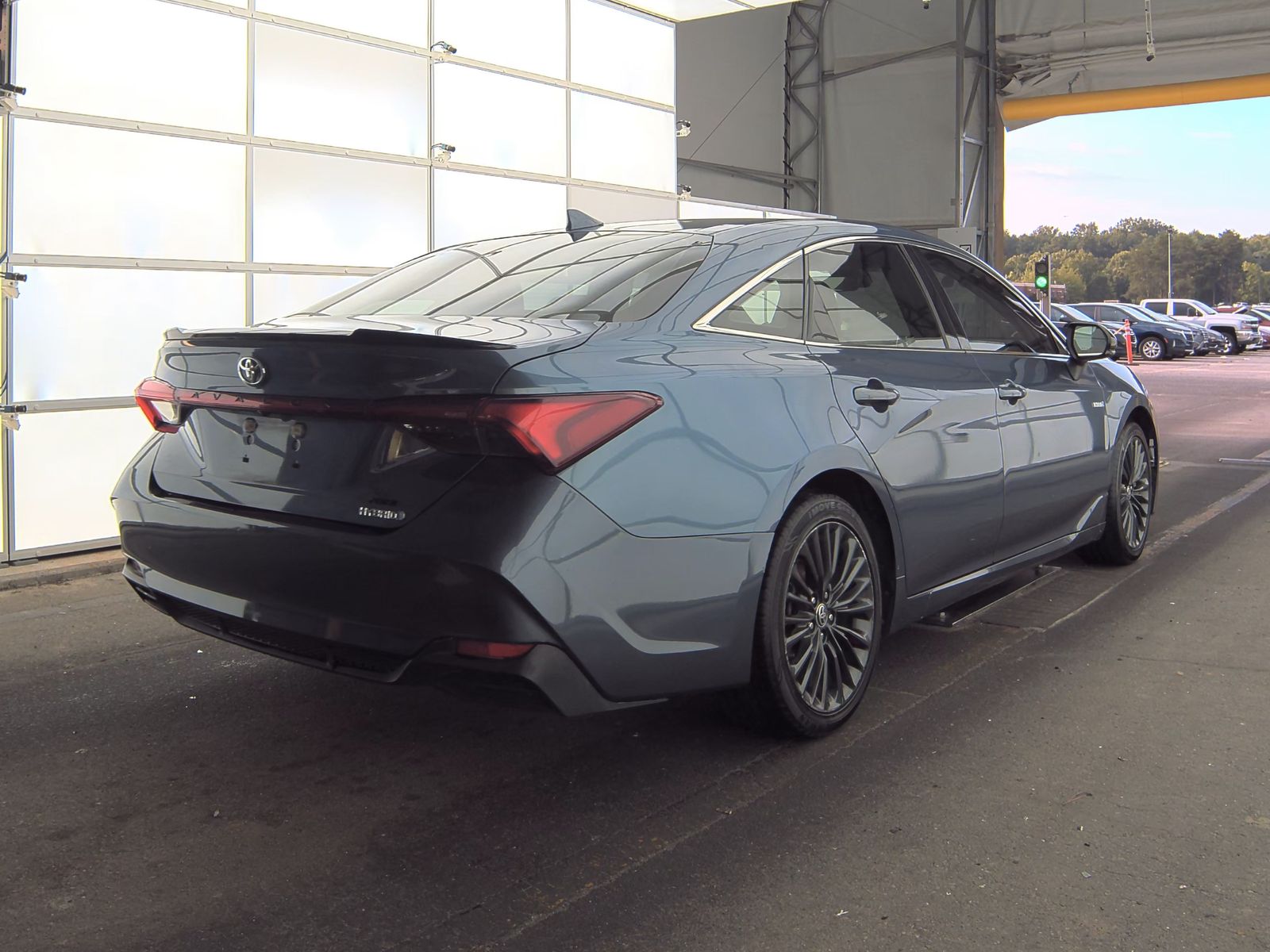 2021 Toyota Avalon Hybrid XSE FWD