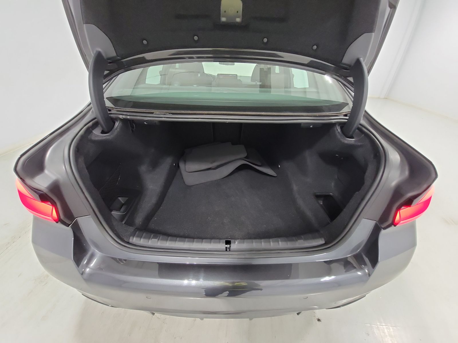 2021 BMW 5 Series M550i xDrive AWD