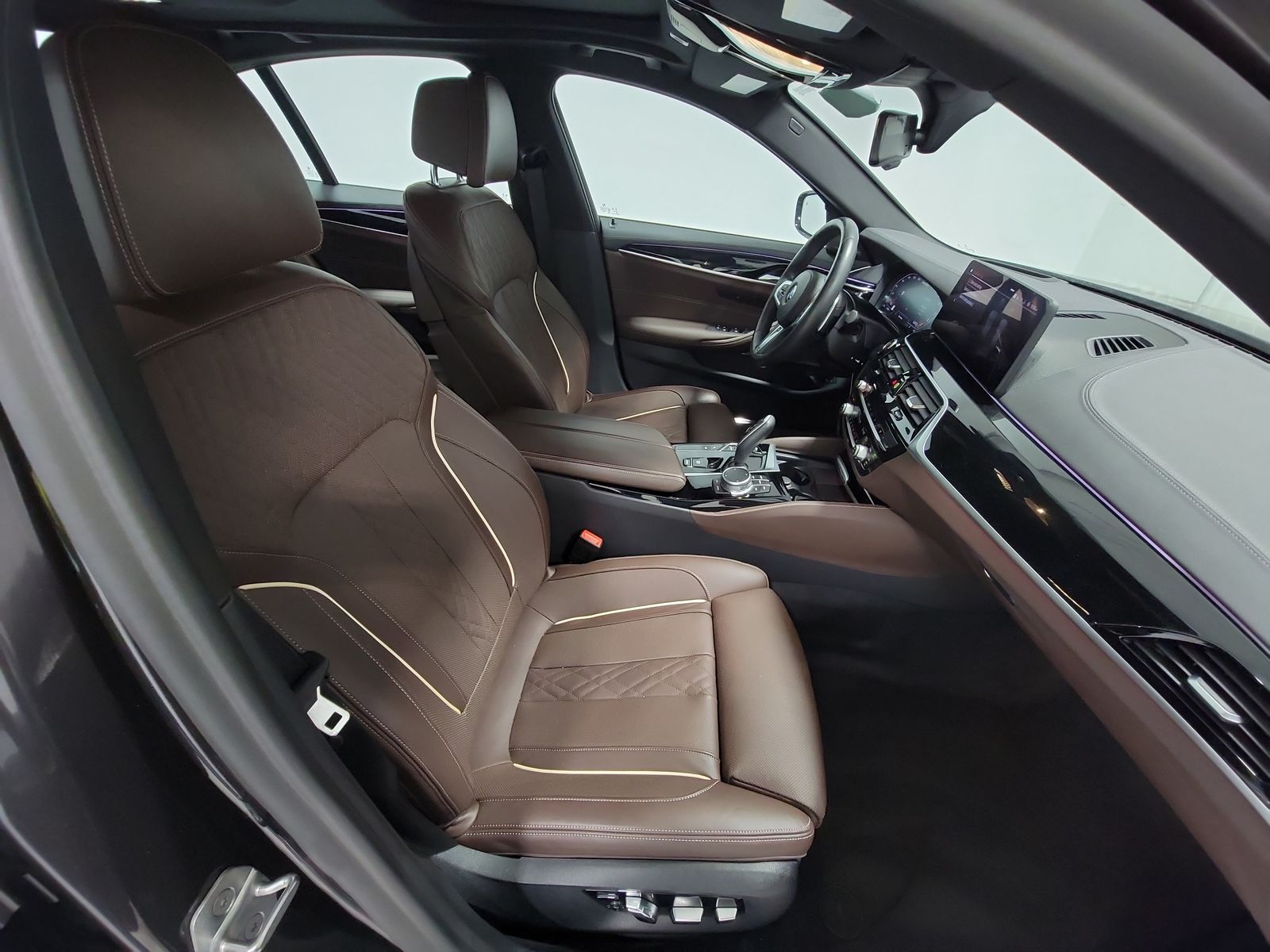 2021 BMW 5 Series M550i xDrive AWD