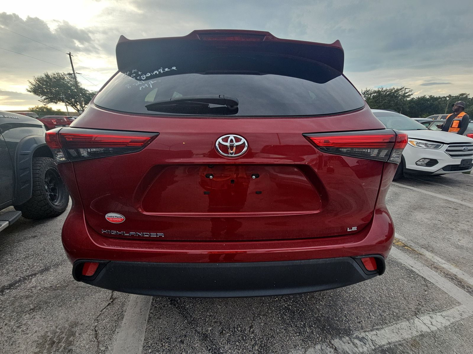 2021 Toyota Highlander LE FWD