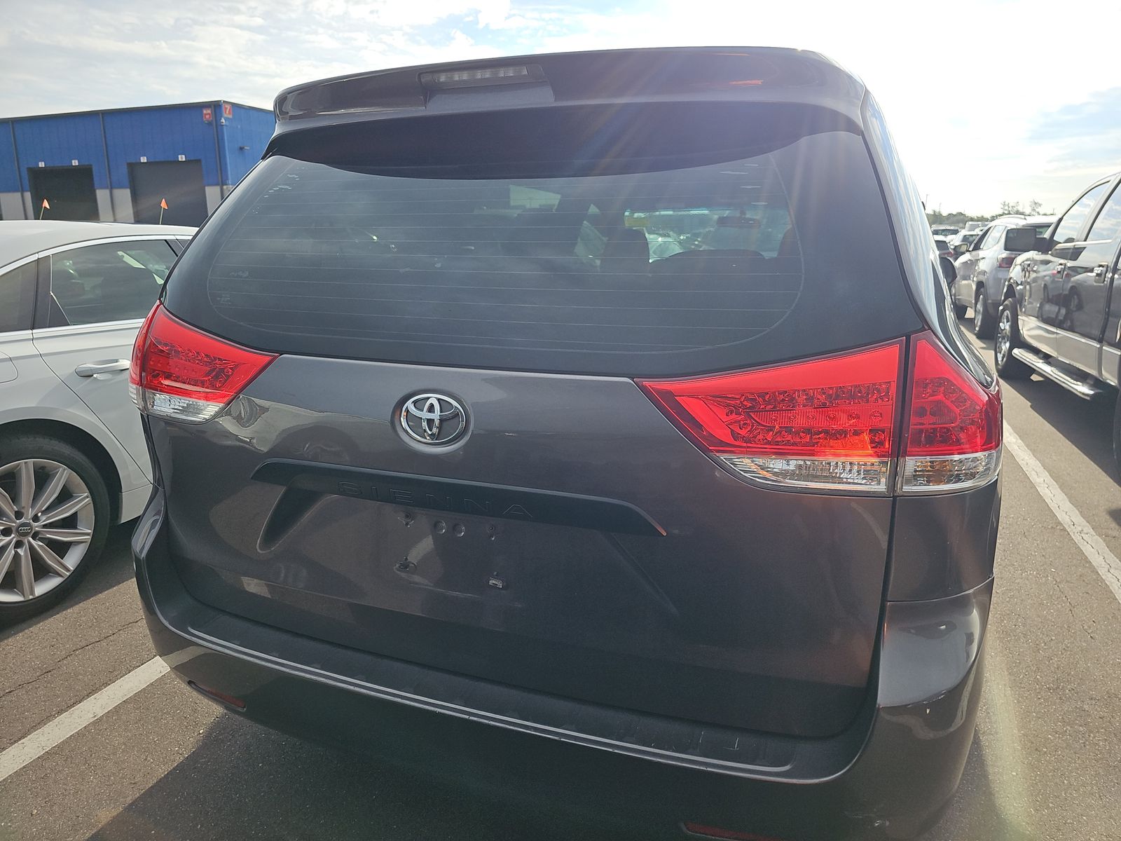 2011 Toyota Sienna Base FWD