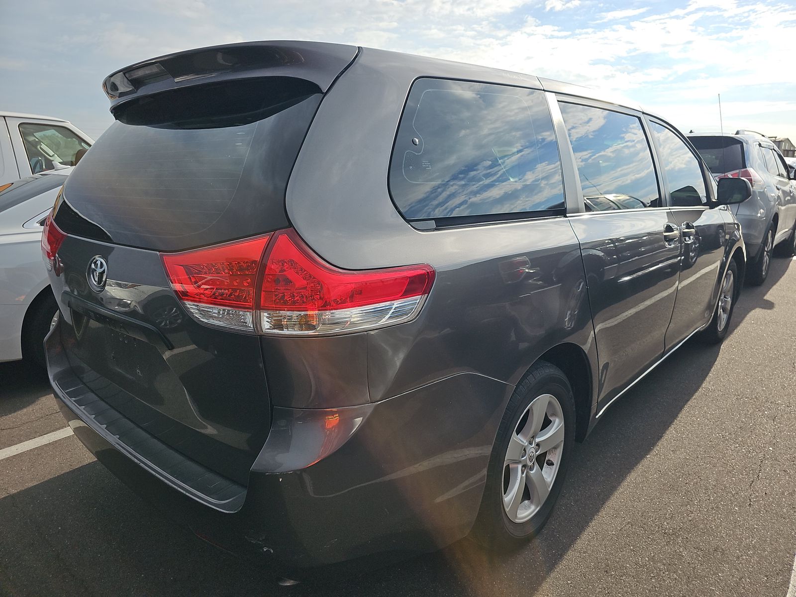 2011 Toyota Sienna Base FWD