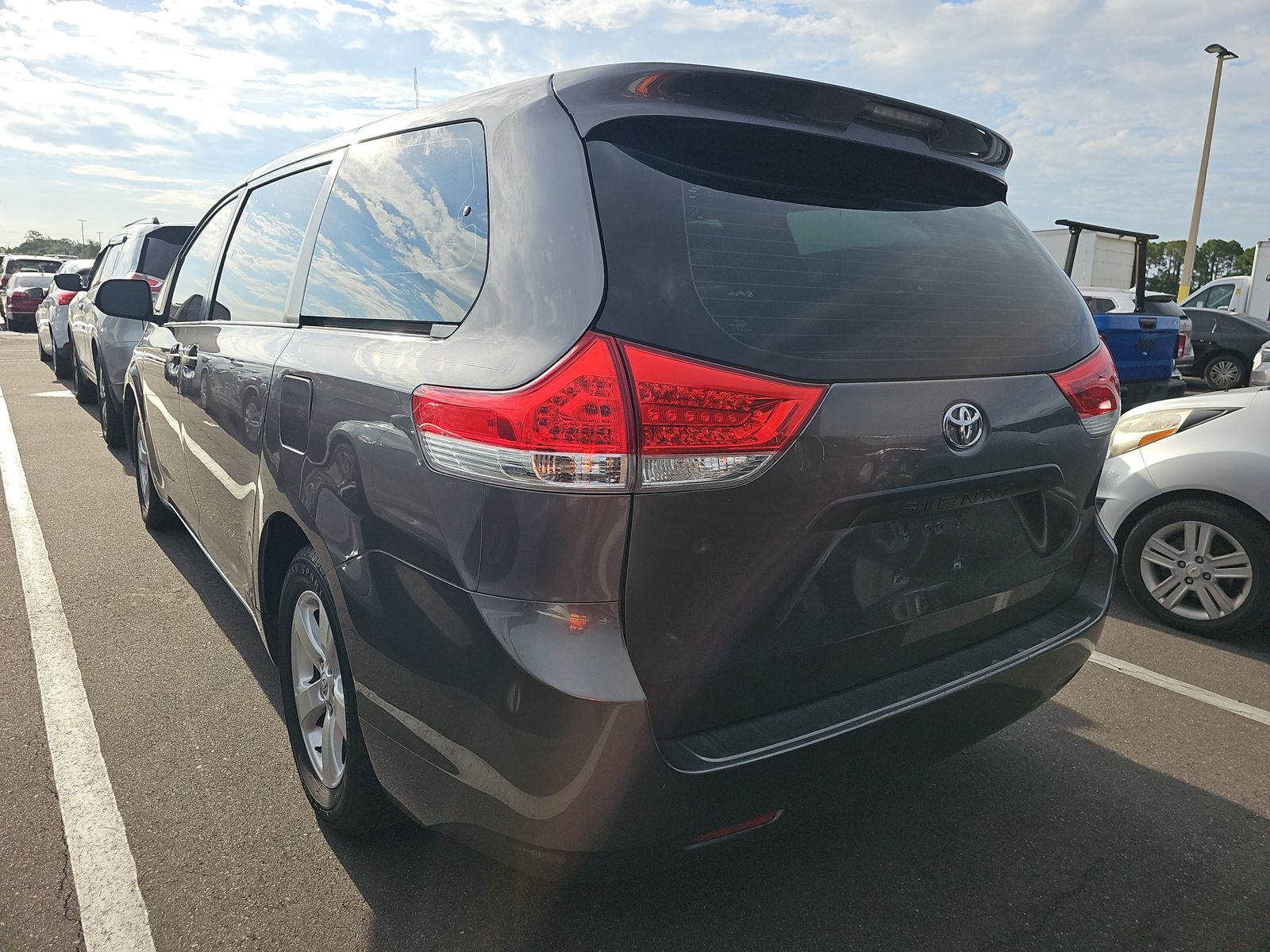 2011 Toyota Sienna Base FWD