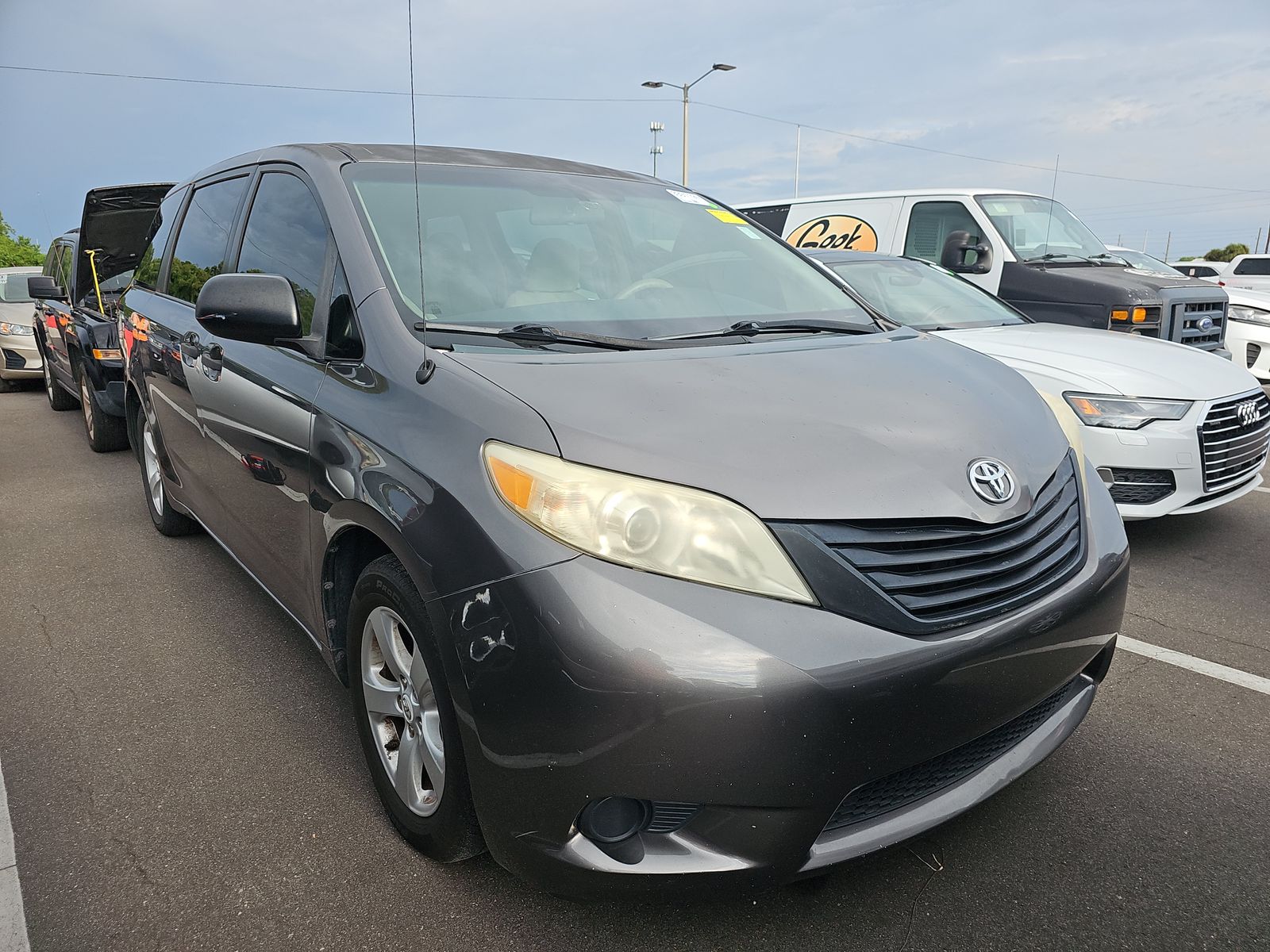 2011 Toyota Sienna Base FWD