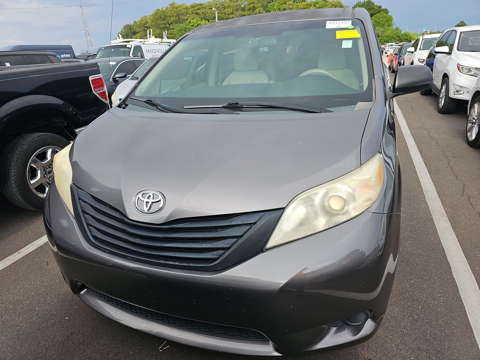 2011 Toyota Sienna Base FWD