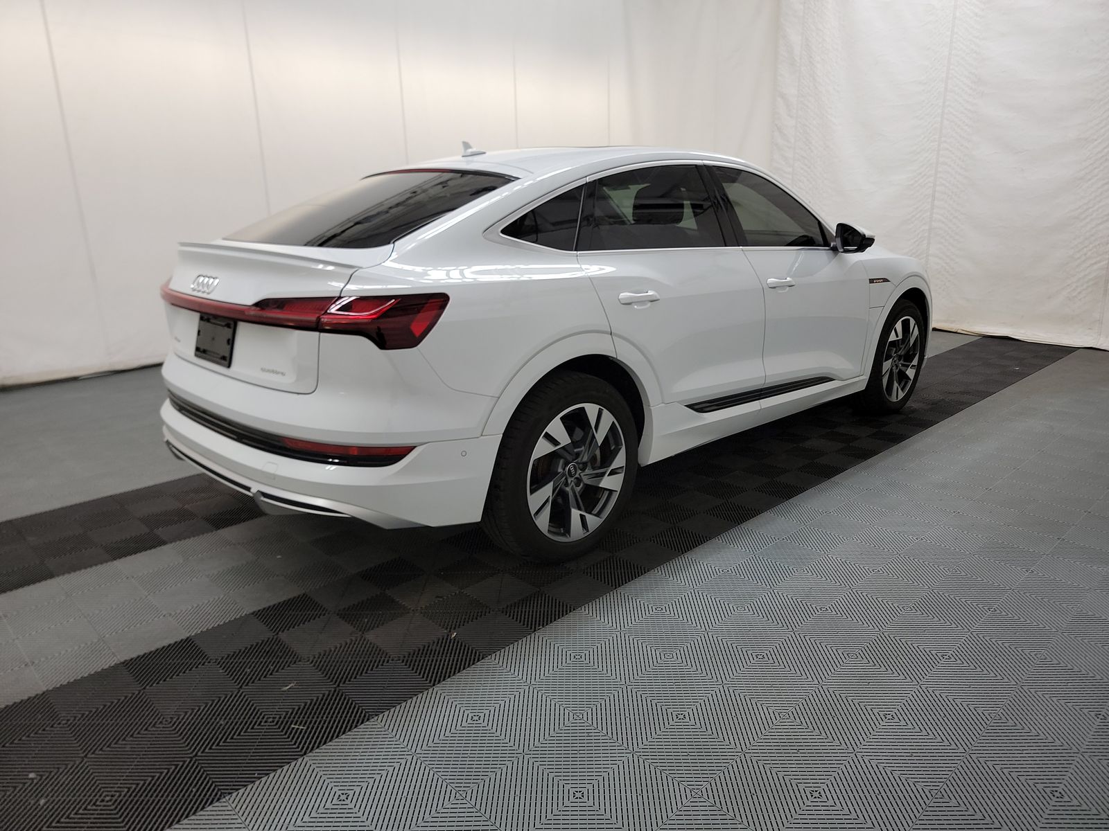 2021 Audi e-tron Premium Plus AWD