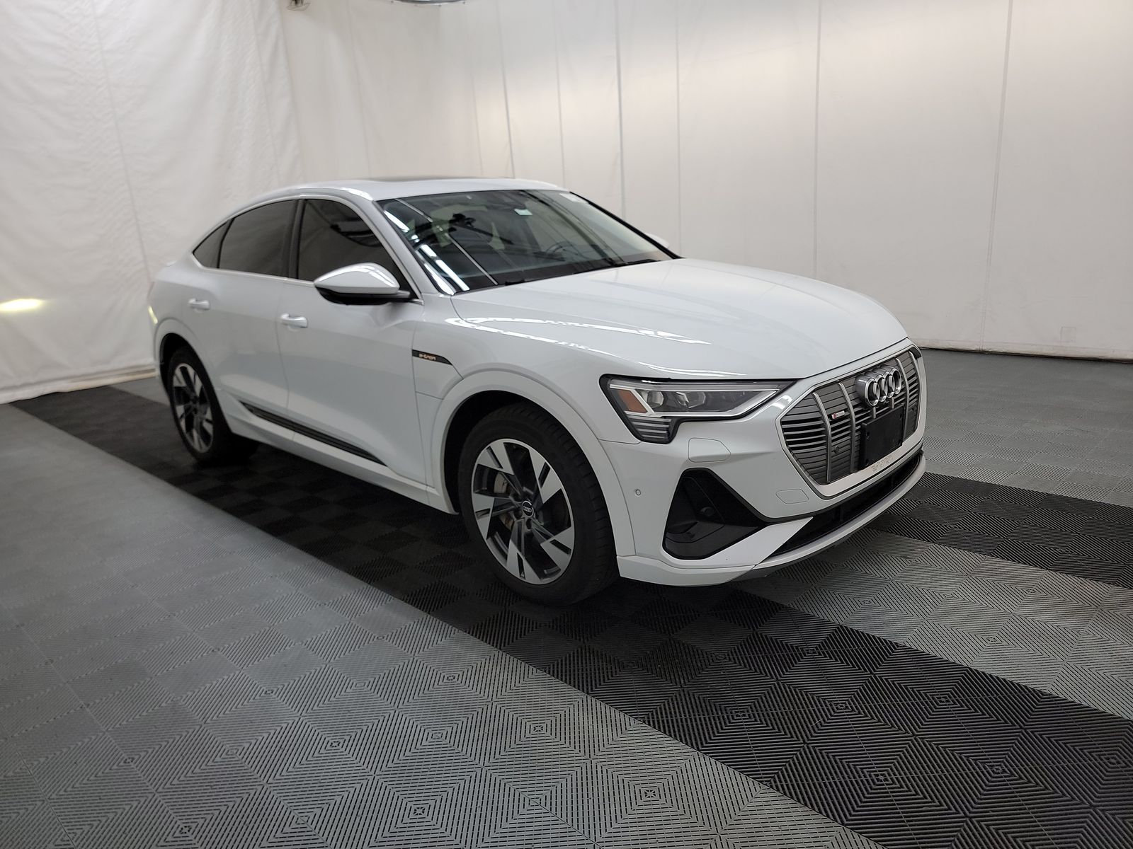 2021 Audi e-tron Premium Plus AWD
