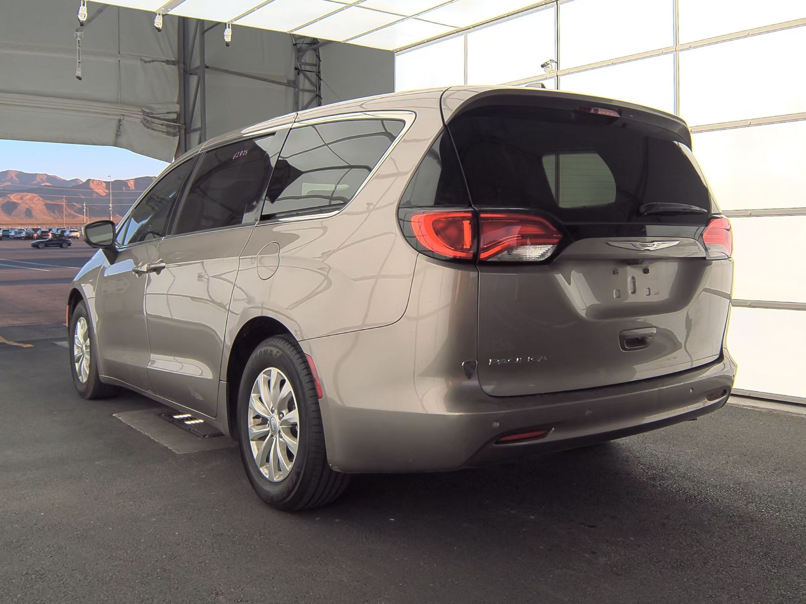 2017 Chrysler Pacifica Touring FWD