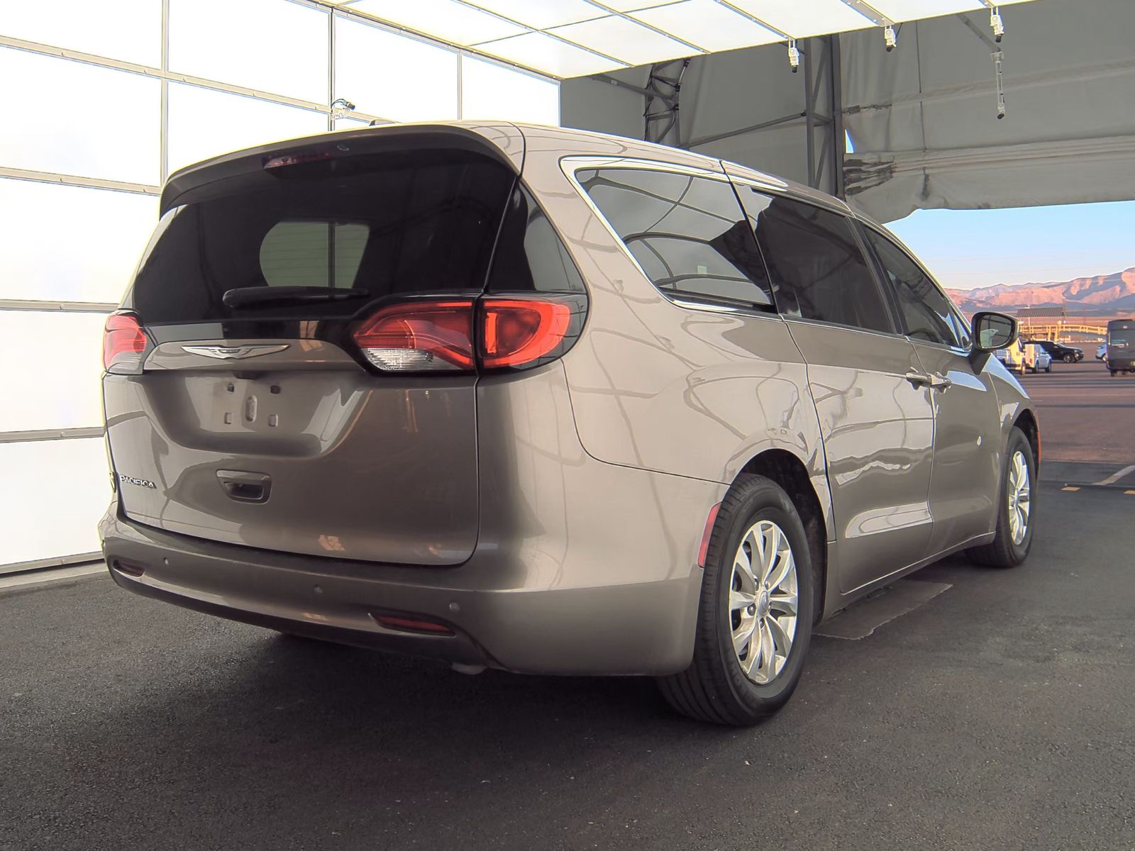 2017 Chrysler Pacifica Touring FWD