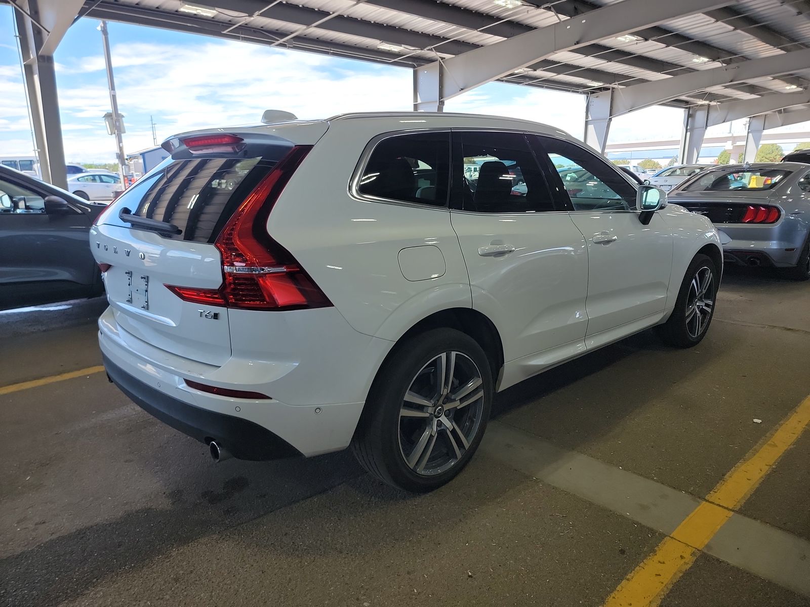 2019 Volvo XC60 T6 Momentum AWD