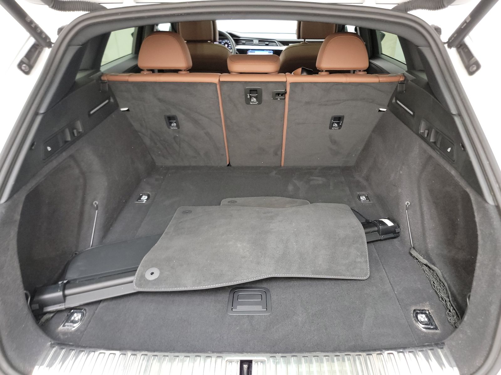 2022 Audi e-tron Premium AWD