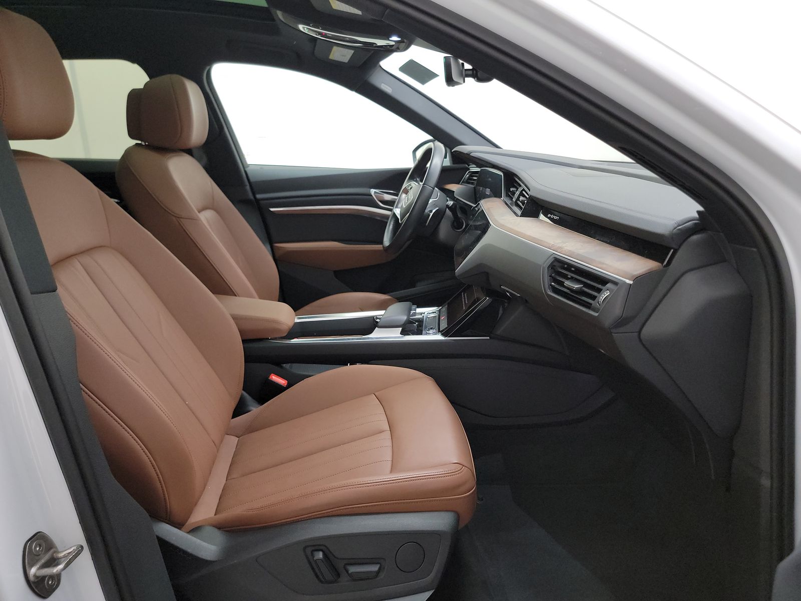 2022 Audi e-tron Premium AWD