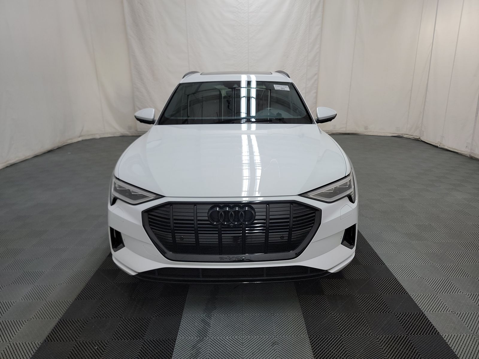 2022 Audi e-tron Premium AWD