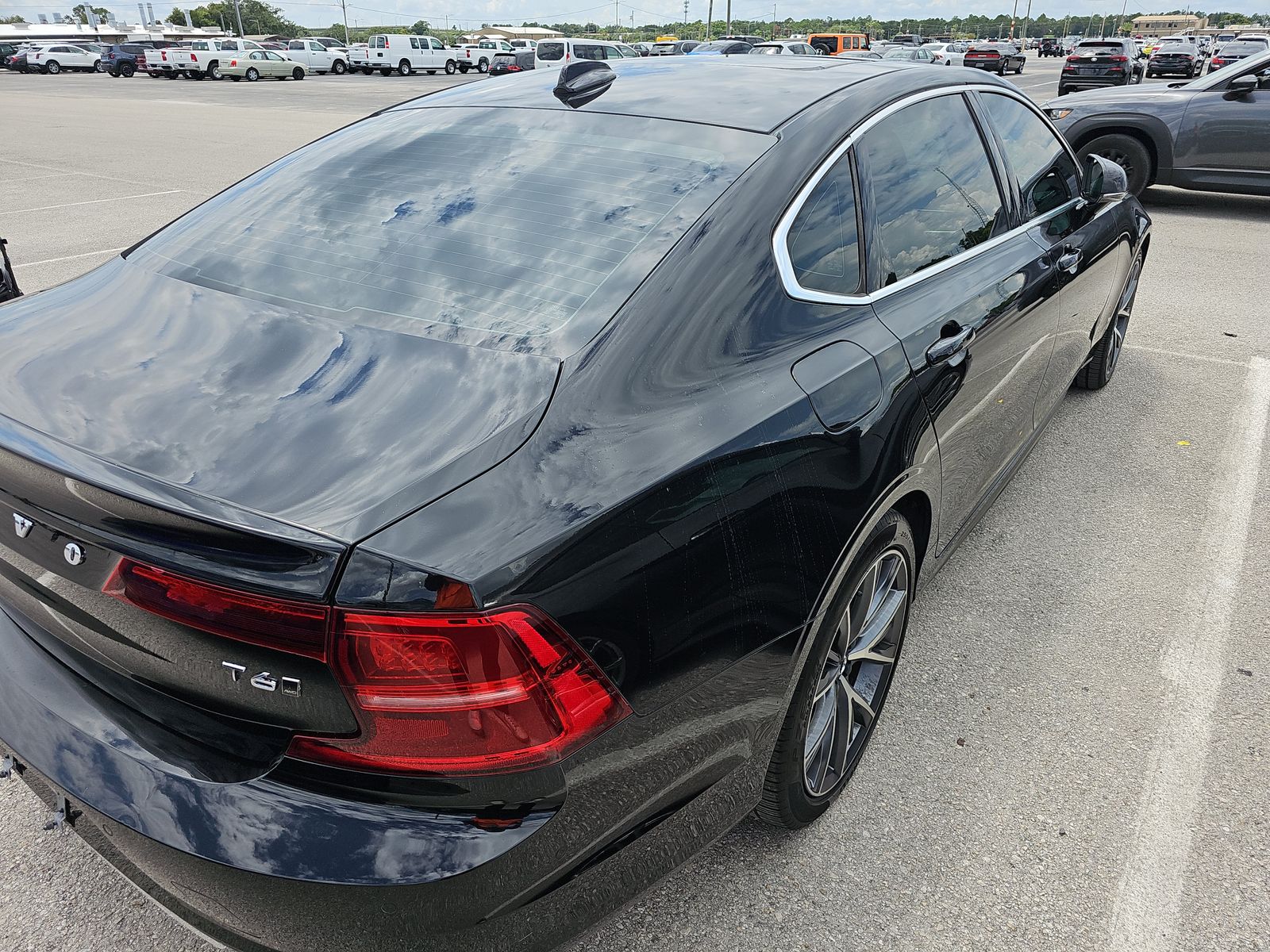 2019 Volvo S90 T6 Momentum AWD