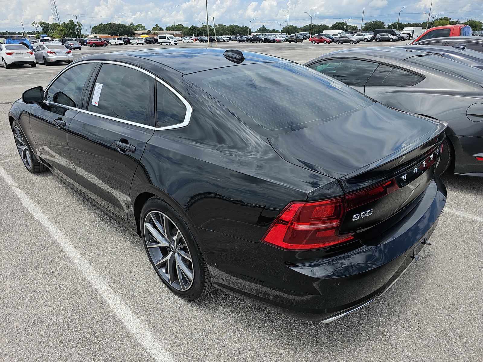 2019 Volvo S90 T6 Momentum AWD