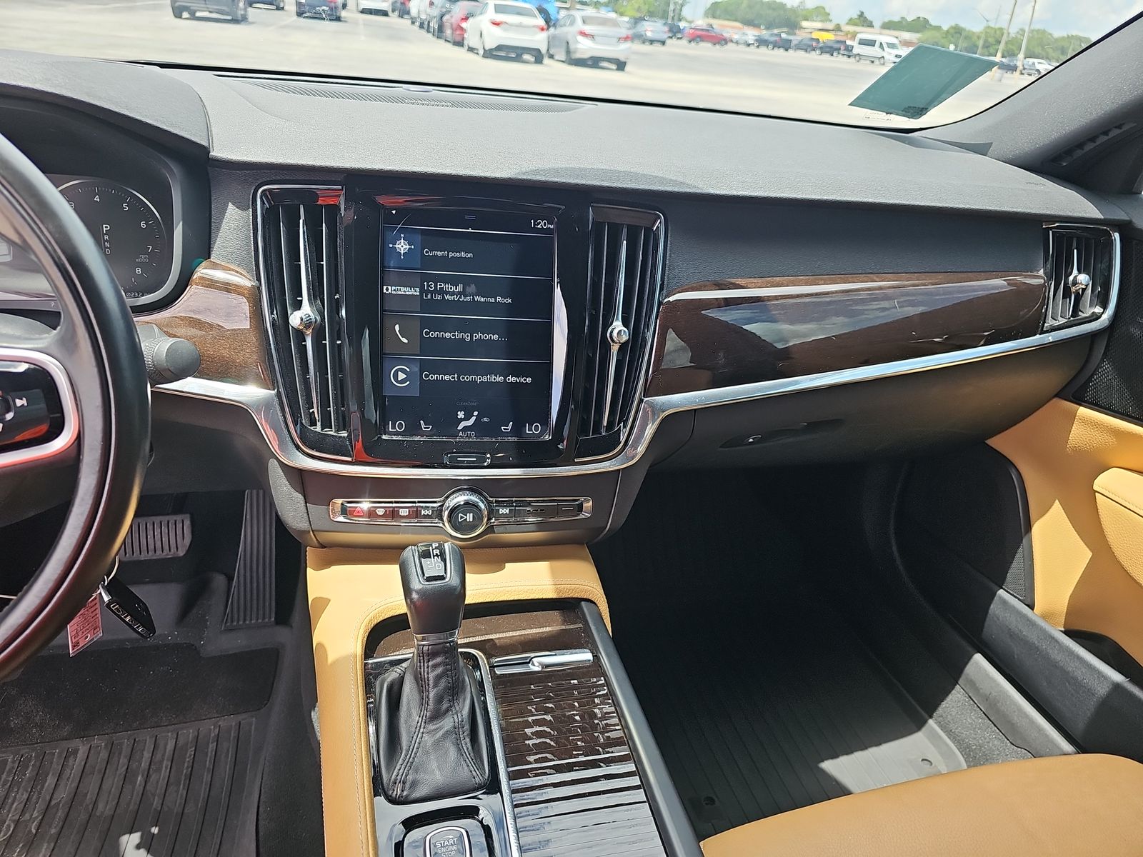 2019 Volvo S90 T6 Momentum AWD