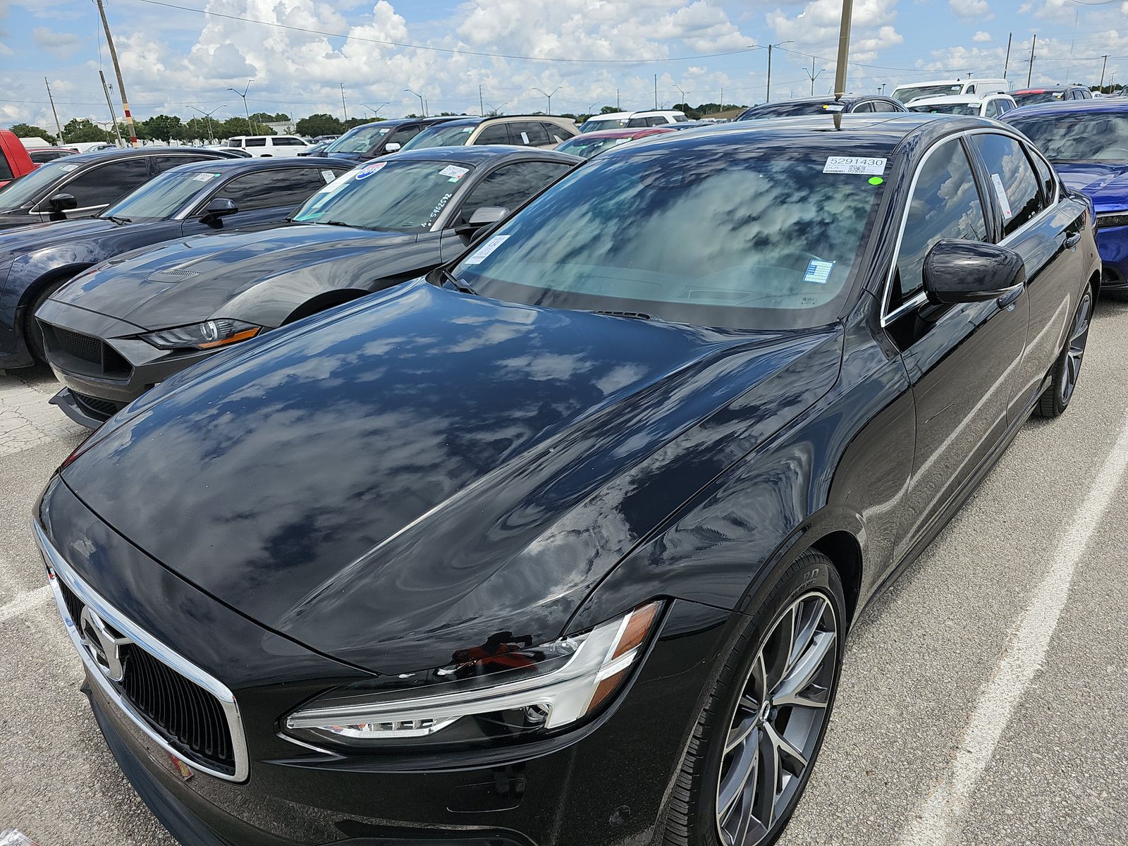 2019 Volvo S90 T6 Momentum AWD