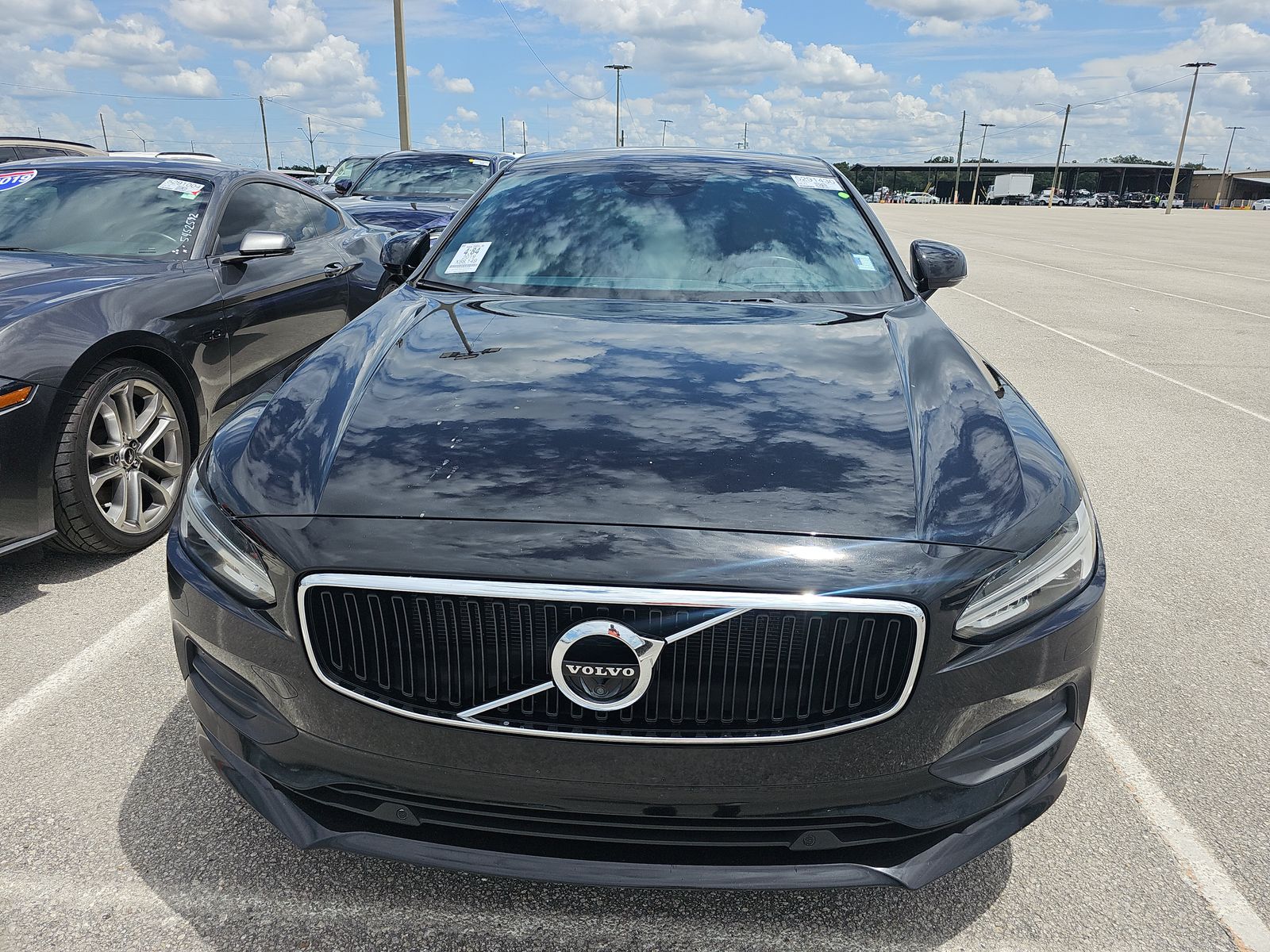 2019 Volvo S90 T6 Momentum AWD