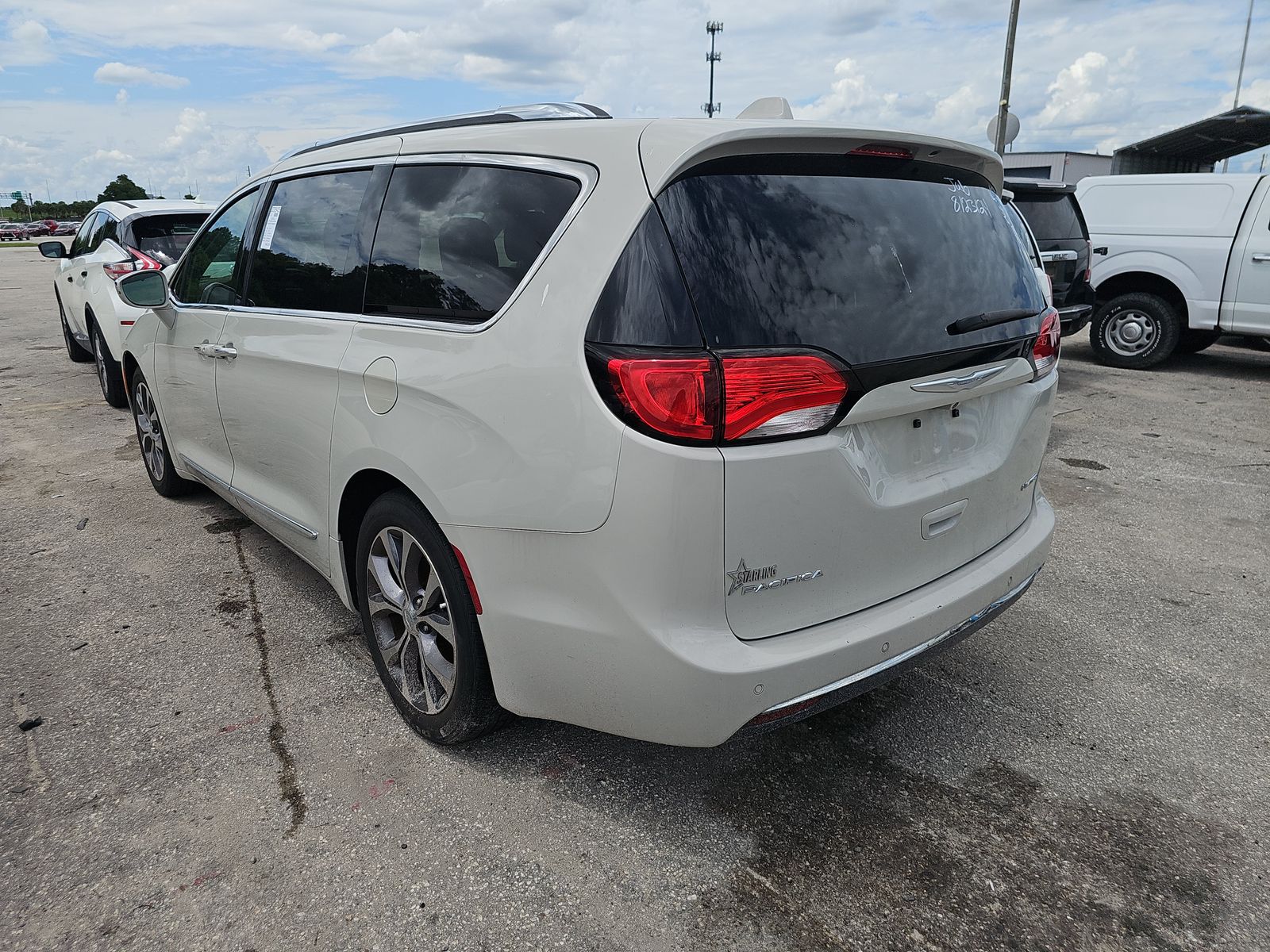 2017 Chrysler Pacifica Limited FWD