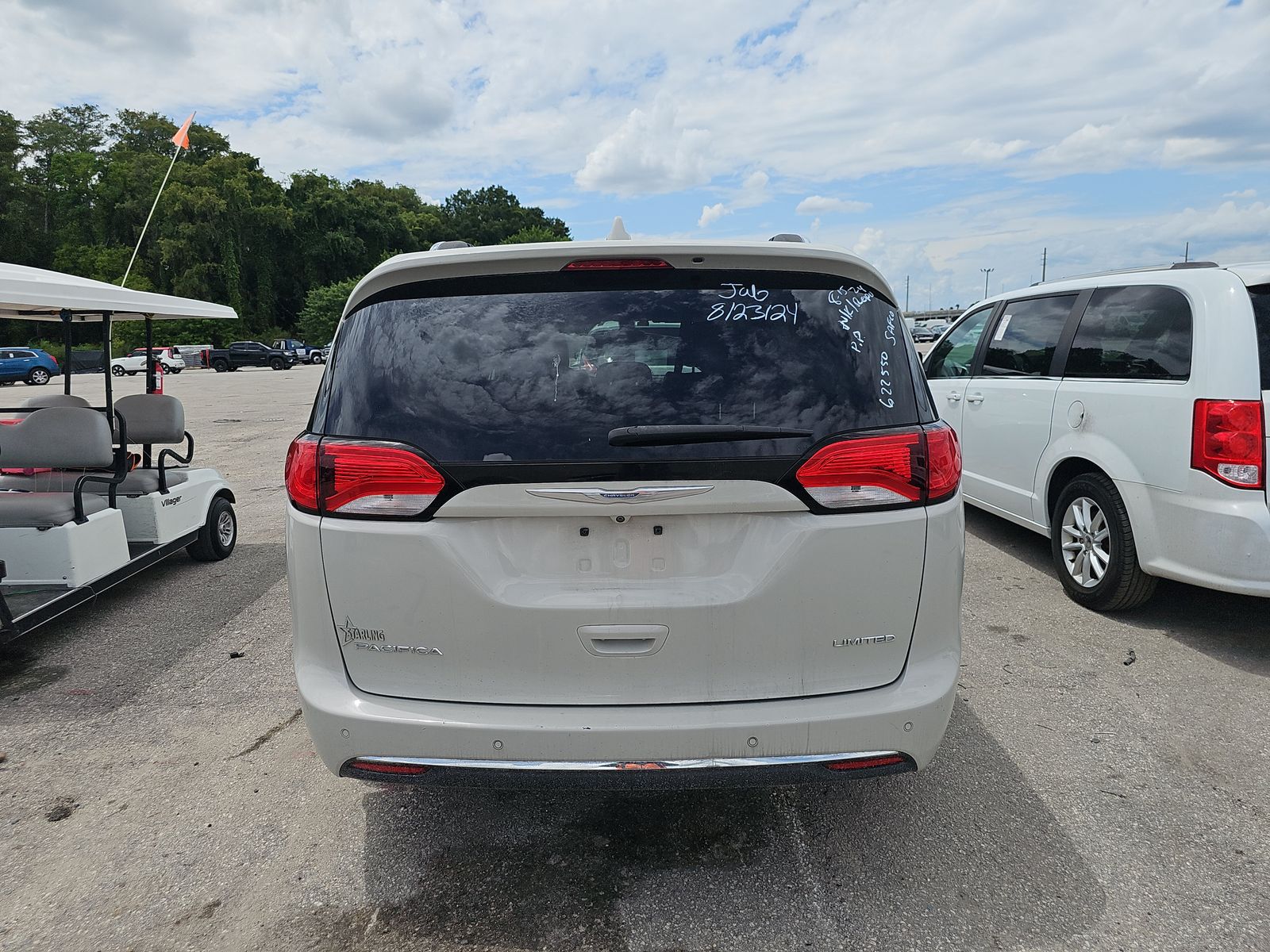 2017 Chrysler Pacifica Limited FWD