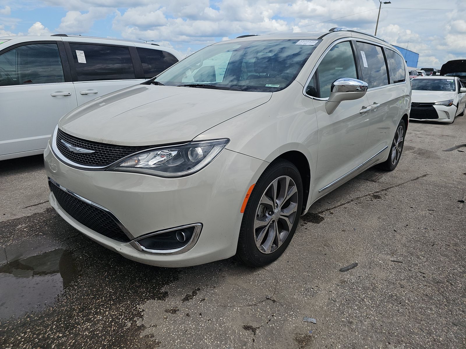 2017 Chrysler Pacifica Limited FWD