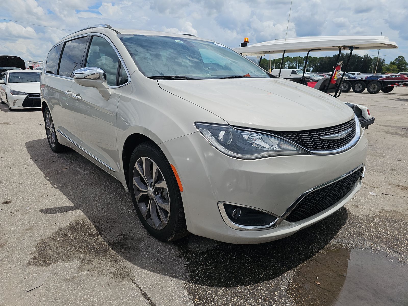 2017 Chrysler Pacifica Limited FWD