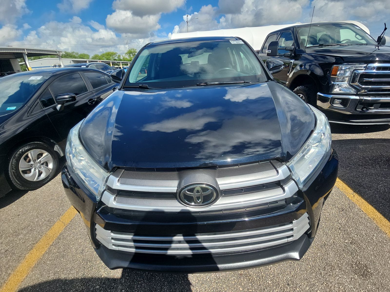 2019 Toyota Highlander LE FWD