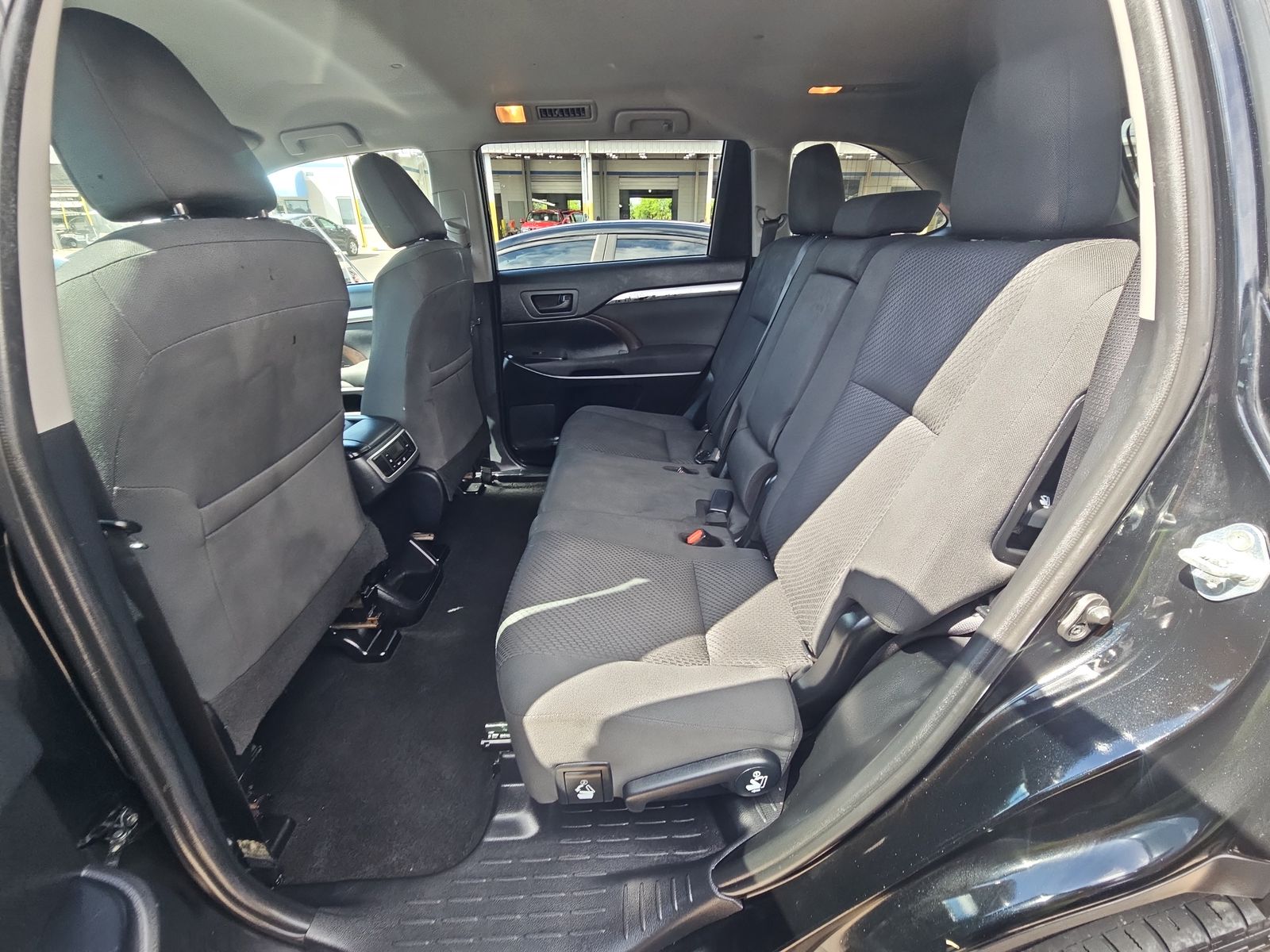 2019 Toyota Highlander LE FWD