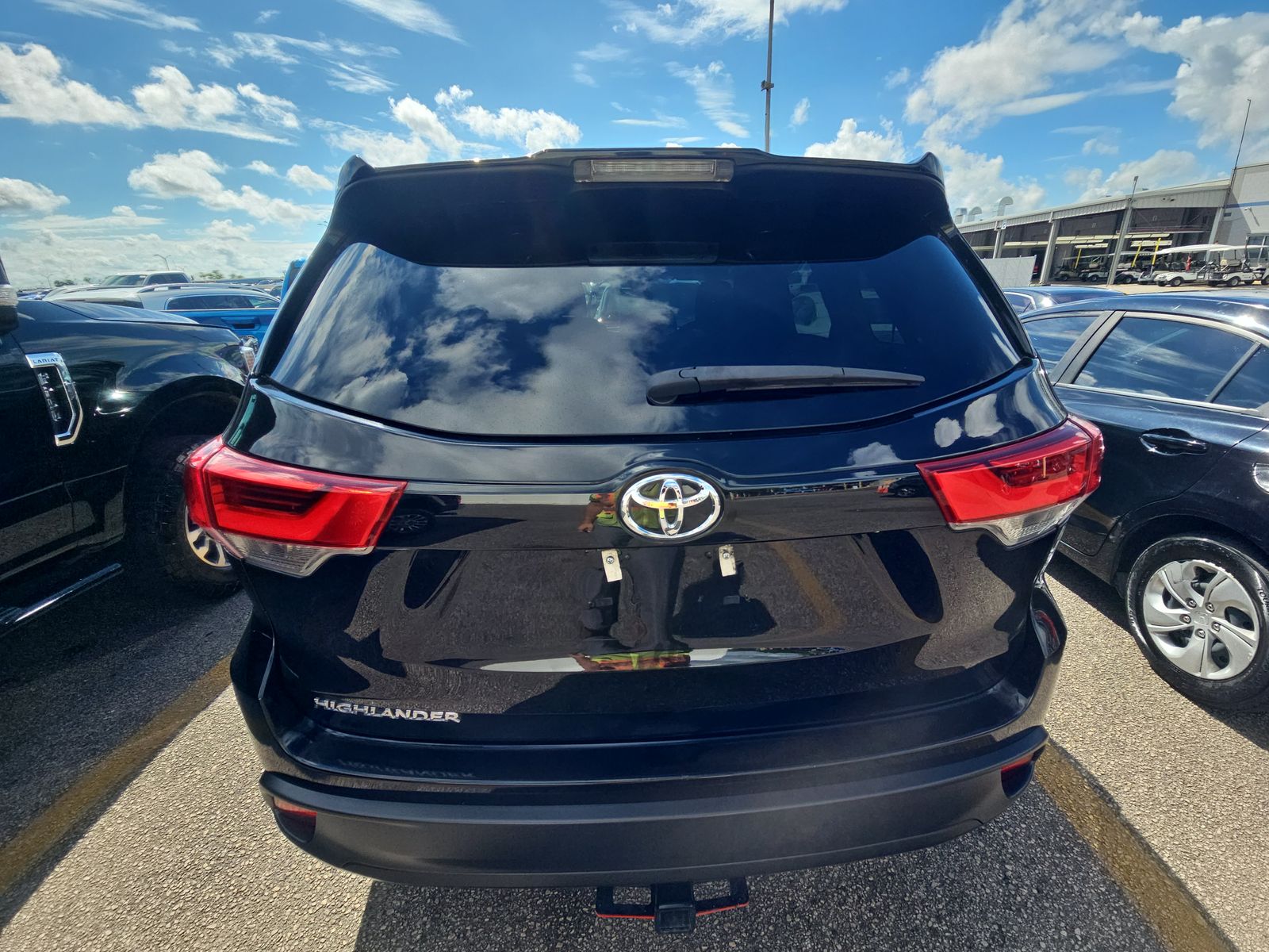 2019 Toyota Highlander LE FWD