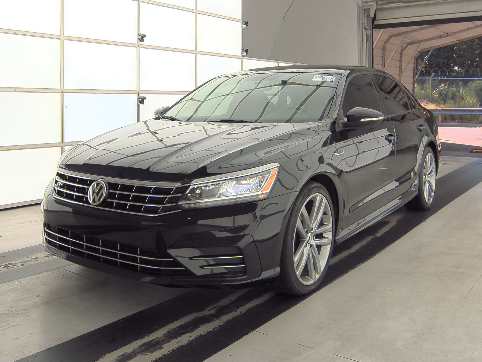 2018 Volkswagen Passat 2.0T R-Line FWD