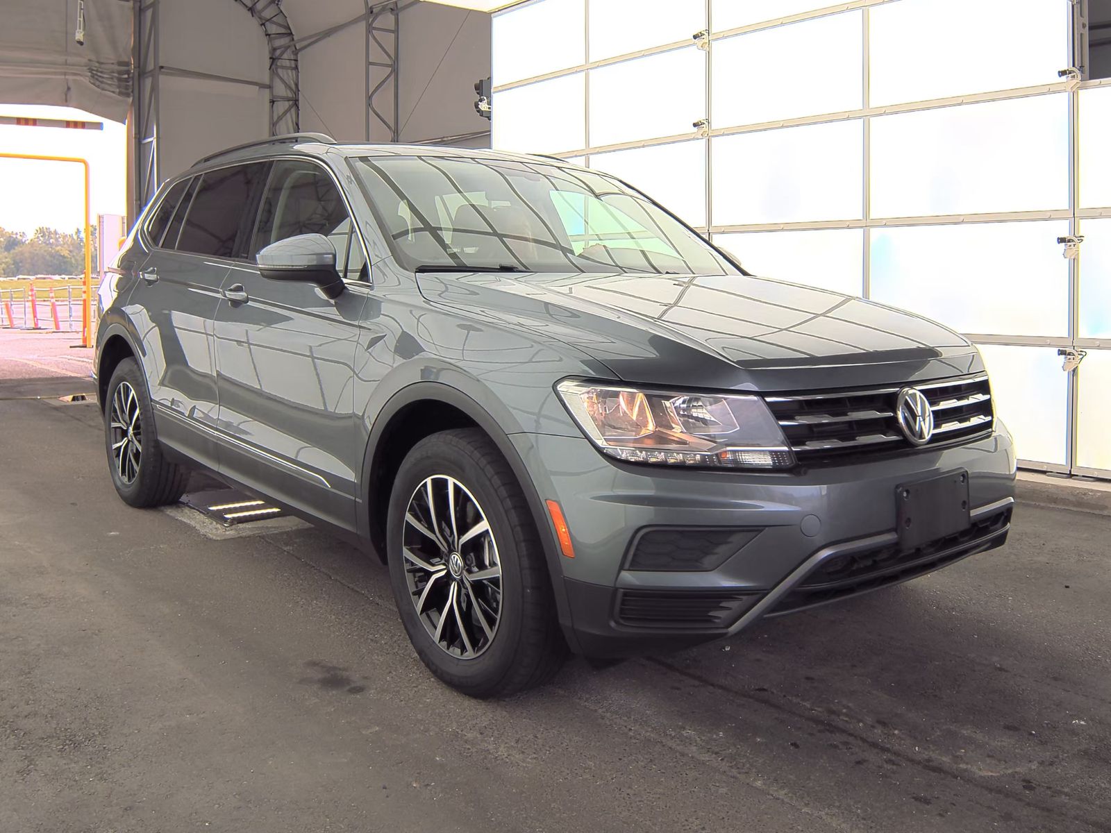 2021 Volkswagen Tiguan 2.0T SE FWD