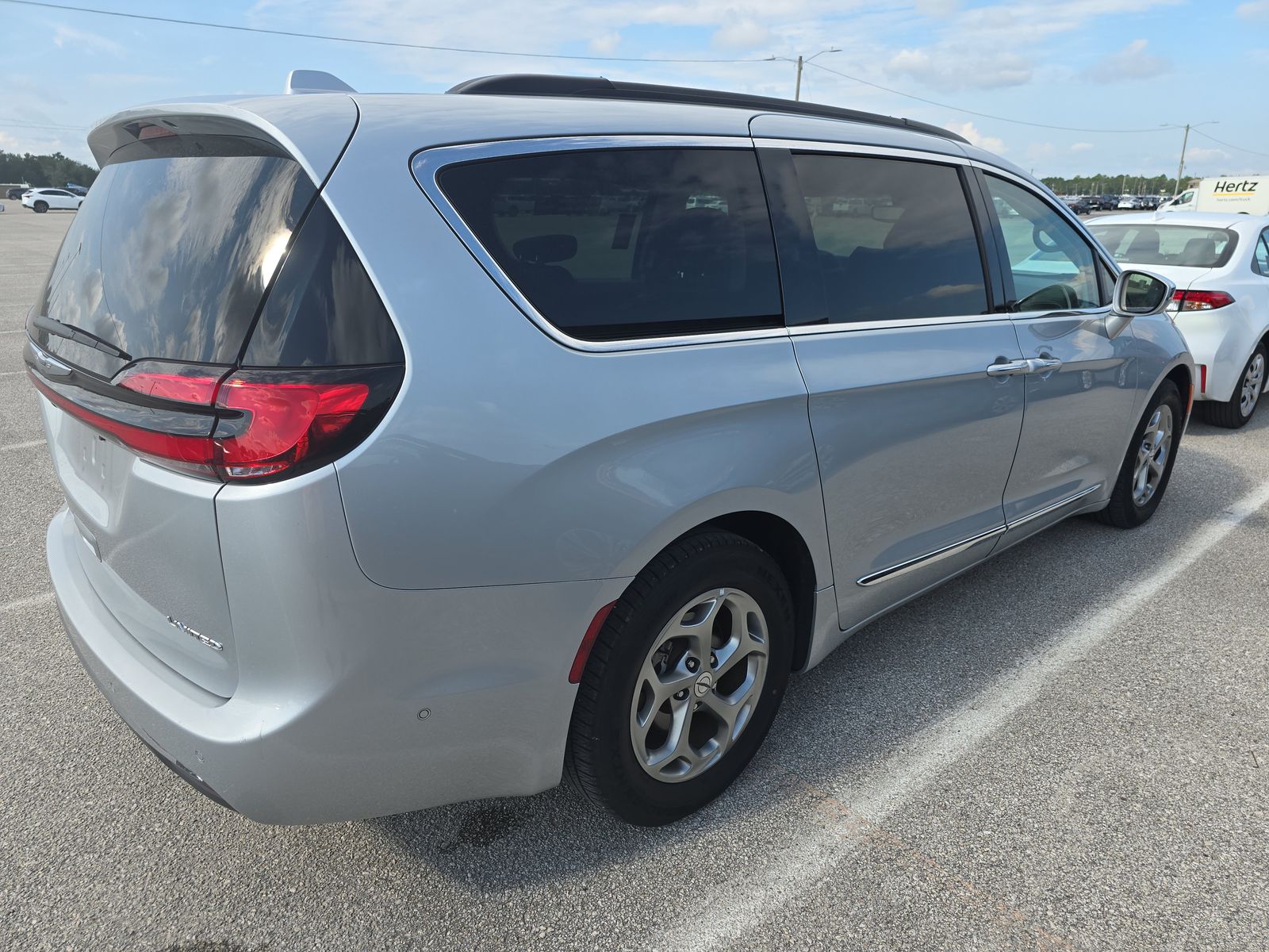 2022 Chrysler Pacifica Limited FWD