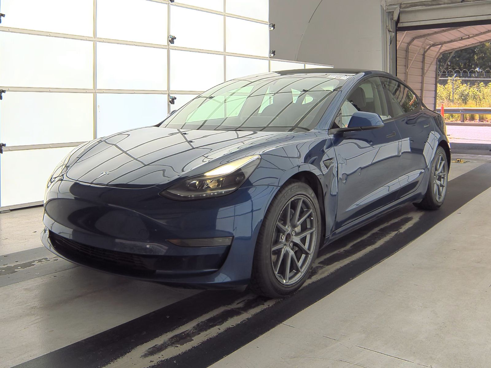 2022 Tesla Model 3 Standard Range RWD