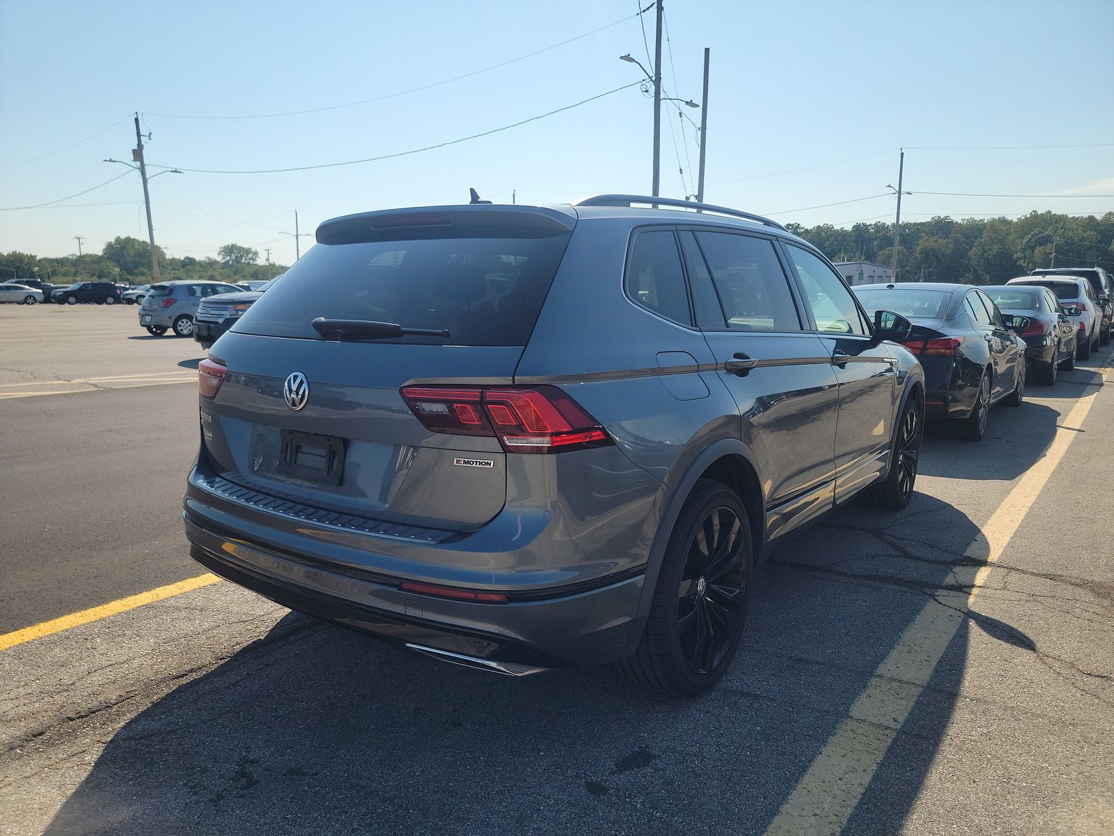 2020 Volkswagen Tiguan 2.0T SE R-Line Black AWD