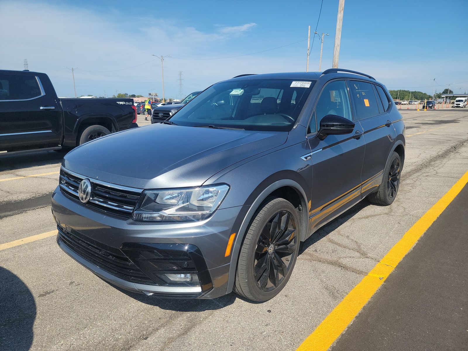 2020 Volkswagen Tiguan 2.0T SE R-Line Black AWD