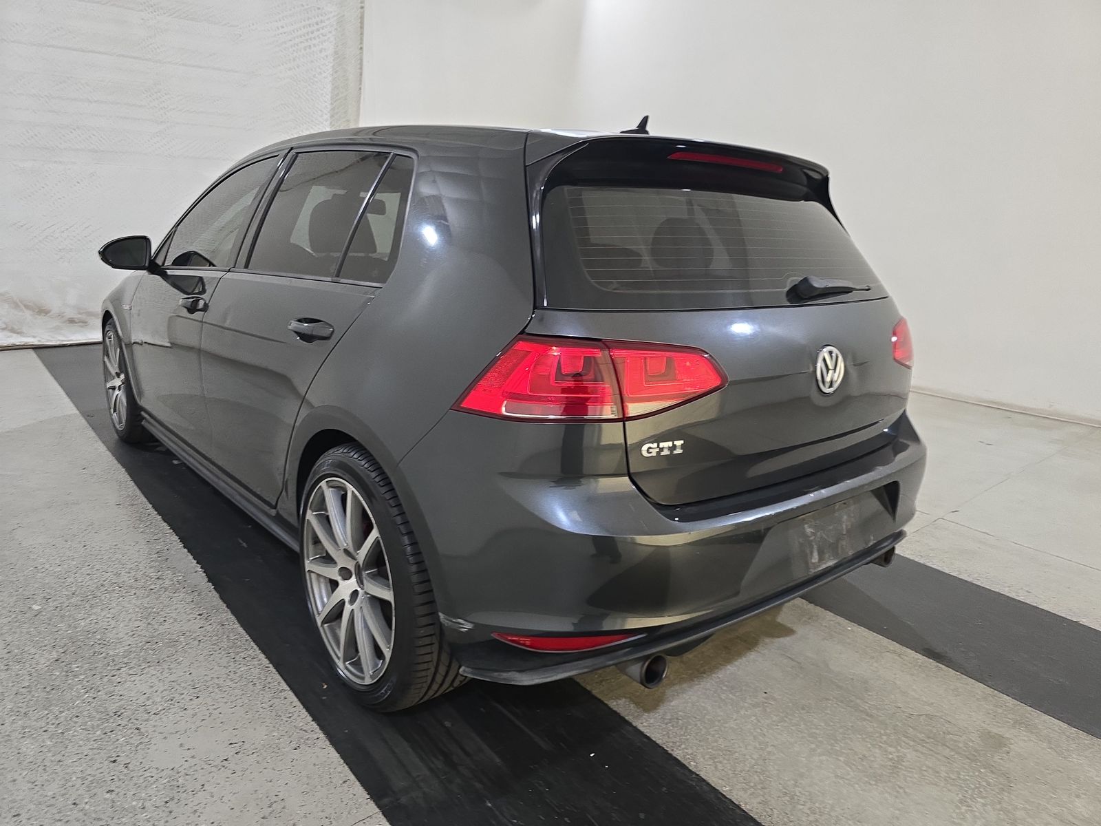 2015 Volkswagen Golf GTI 2.0T SE FWD