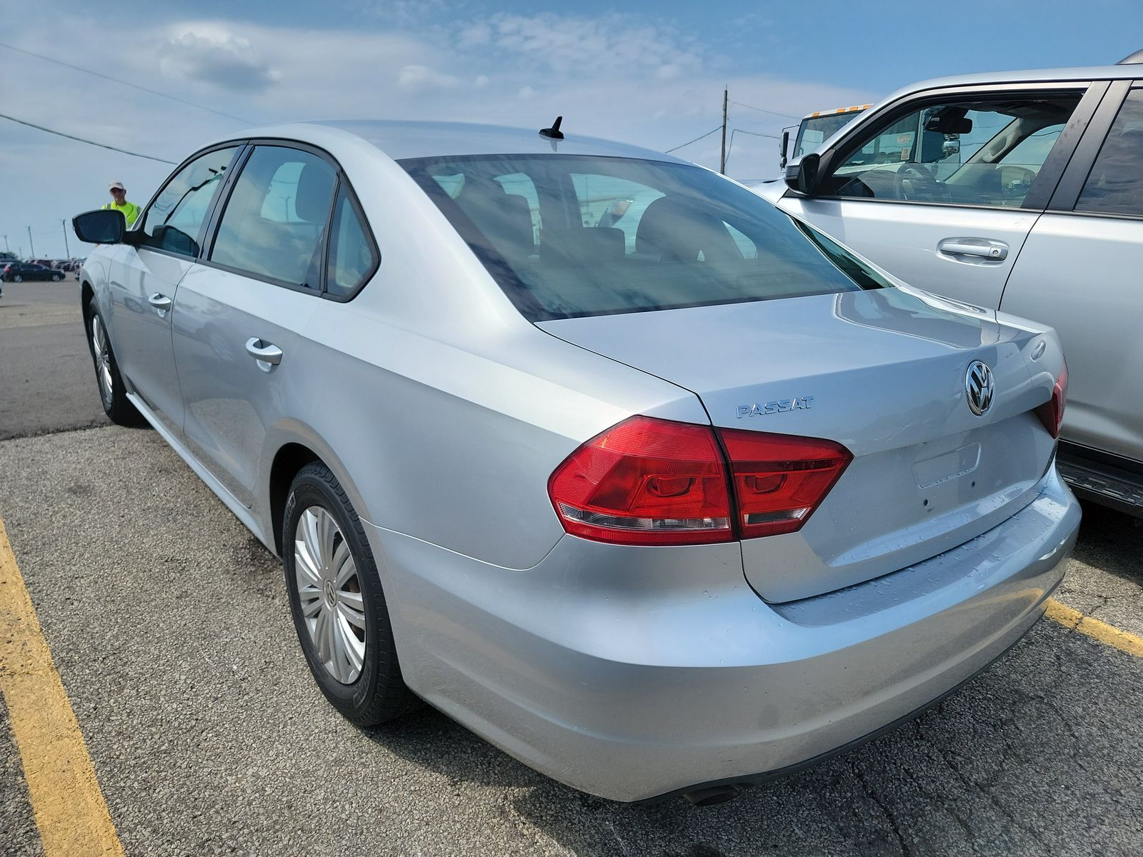 2014 Volkswagen Passat 2.5L S FWD