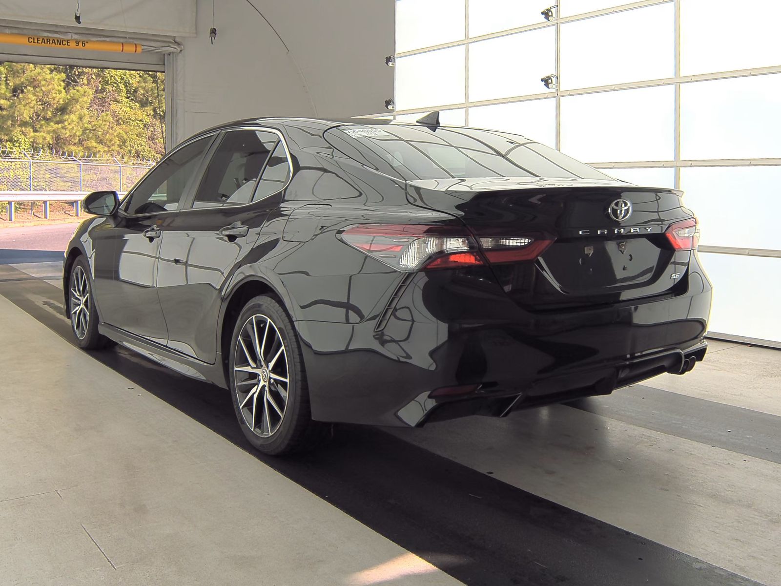 2021 Toyota Camry SE FWD