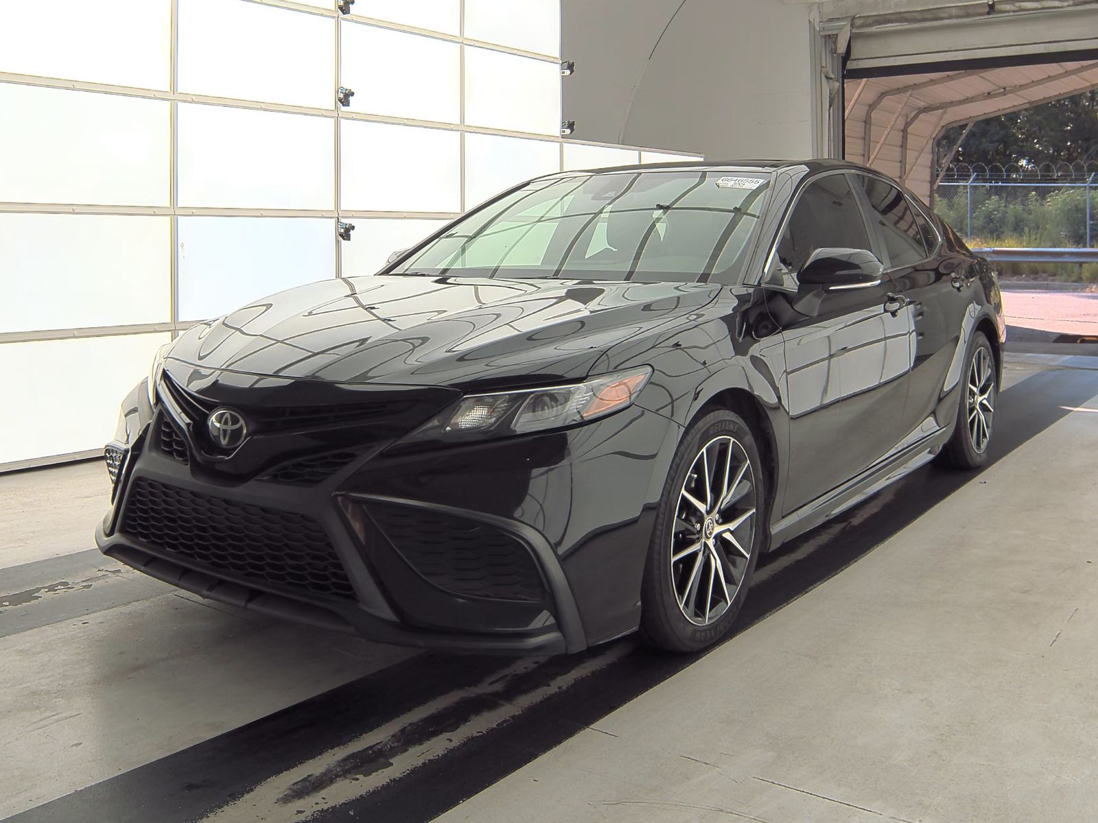 2021 Toyota Camry SE FWD