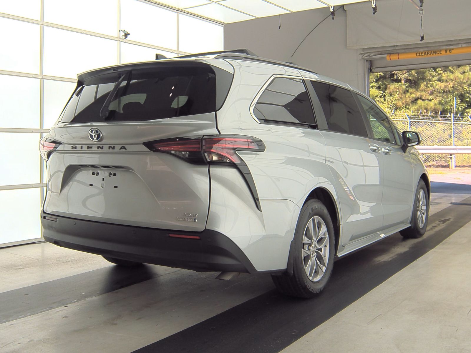 2022 Toyota Sienna XLE FWD