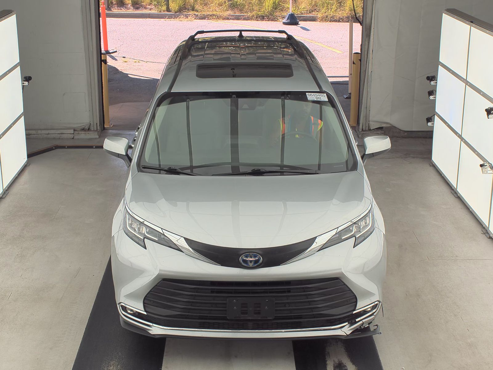 2022 Toyota Sienna XLE FWD