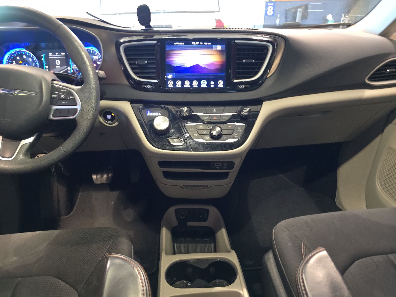 2017 Chrysler Pacifica Touring FWD