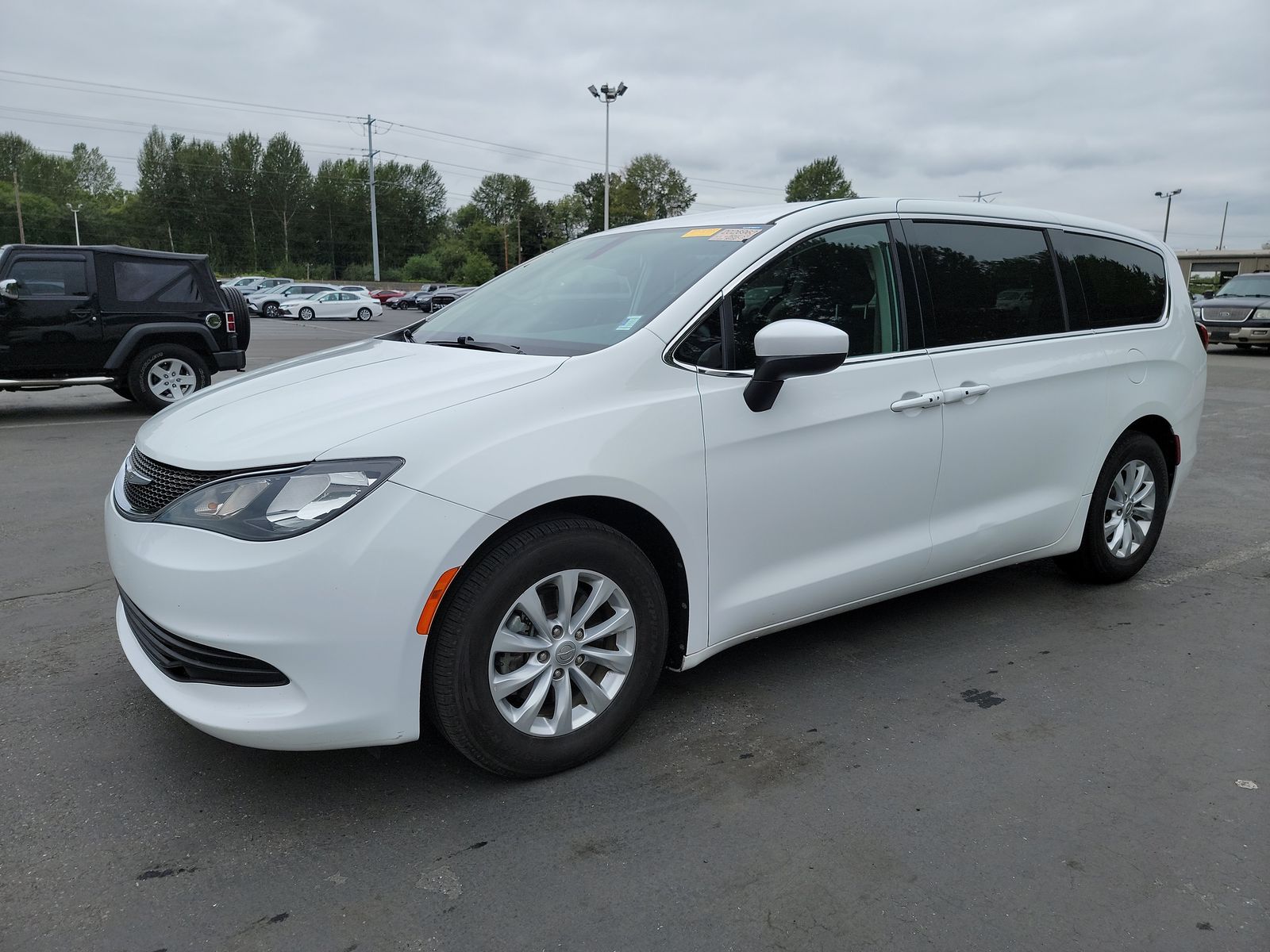 2017 Chrysler Pacifica Touring FWD