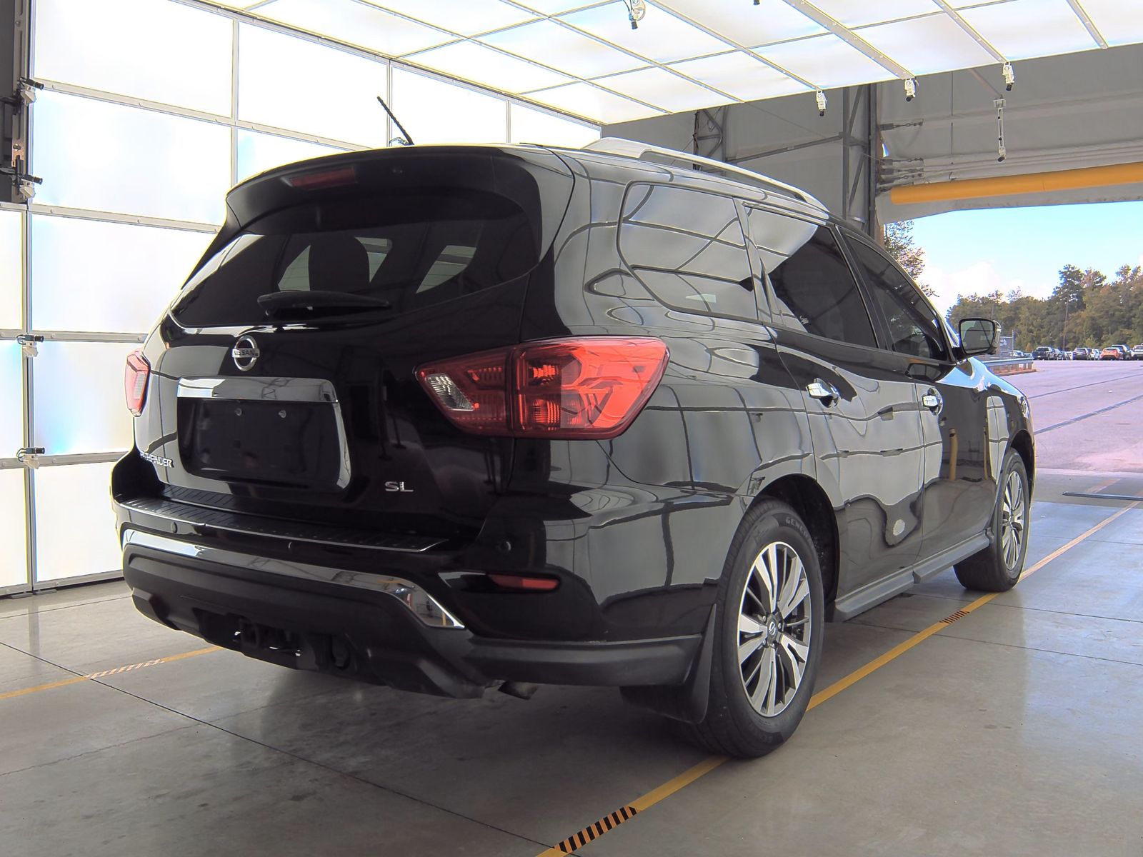 2017 Nissan Pathfinder SL FWD