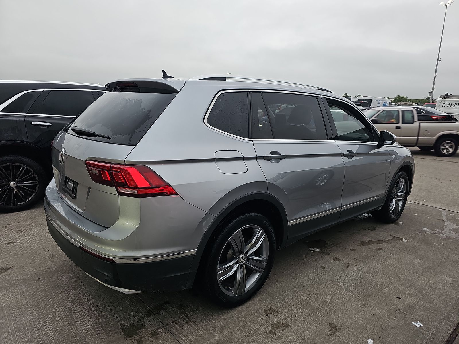 2020 Volkswagen Tiguan 2.0T SEL FWD