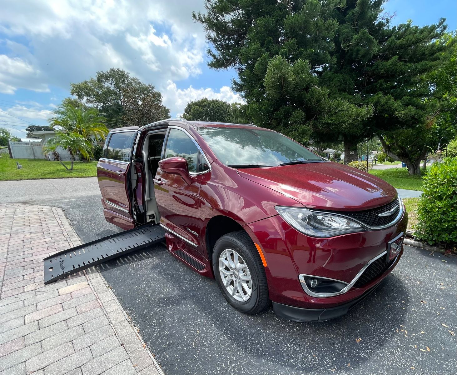 2020 Chrysler Pacifica Touring L