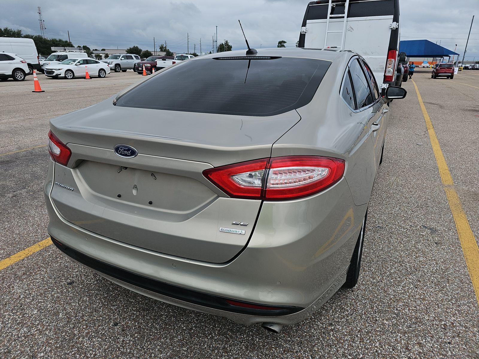 2016 Ford Fusion SE FWD